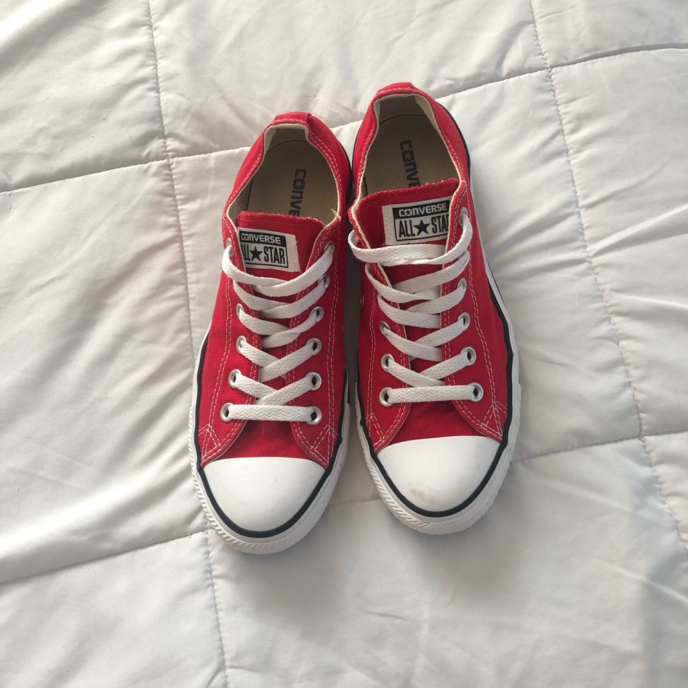Converse low tops Red size 9